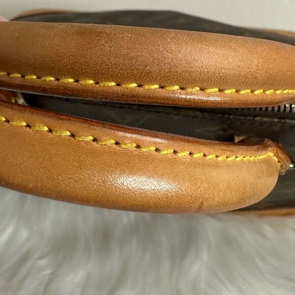 💯Authentic Louis Vuitton Monogram Alma Hand bag🍀 - Picture 14 of 17